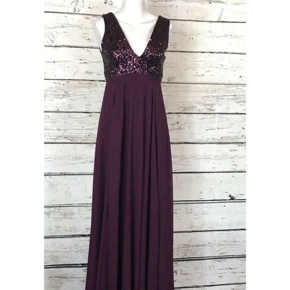 Dress the Population Dresses & Skirts - A0 Dress The Population burgundy floor length